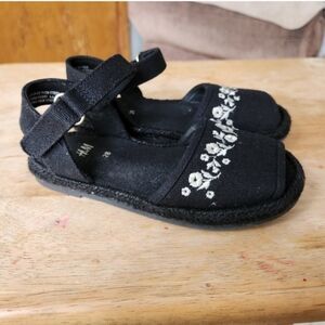 H&M Kids Black Sandals with White Floral Design